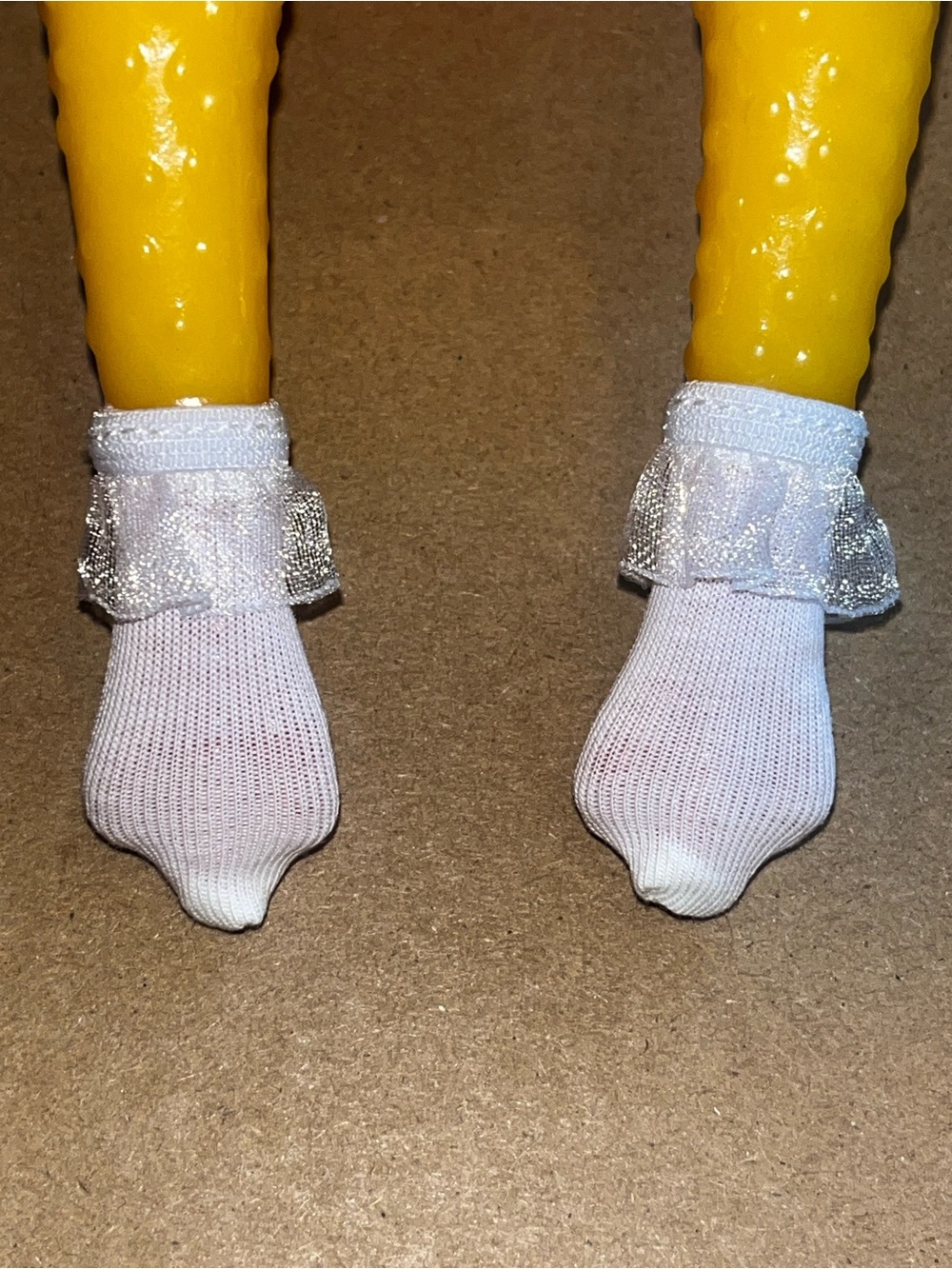 Sheer Ruffle-Trim Doll Socks Pick (1) Pair - Picture 10 of 10